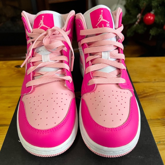 womens nike air jordan pink